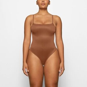 NWOT Skims Simply Bare Scoop Bodysuit Thong Size Size Xl Bronze
